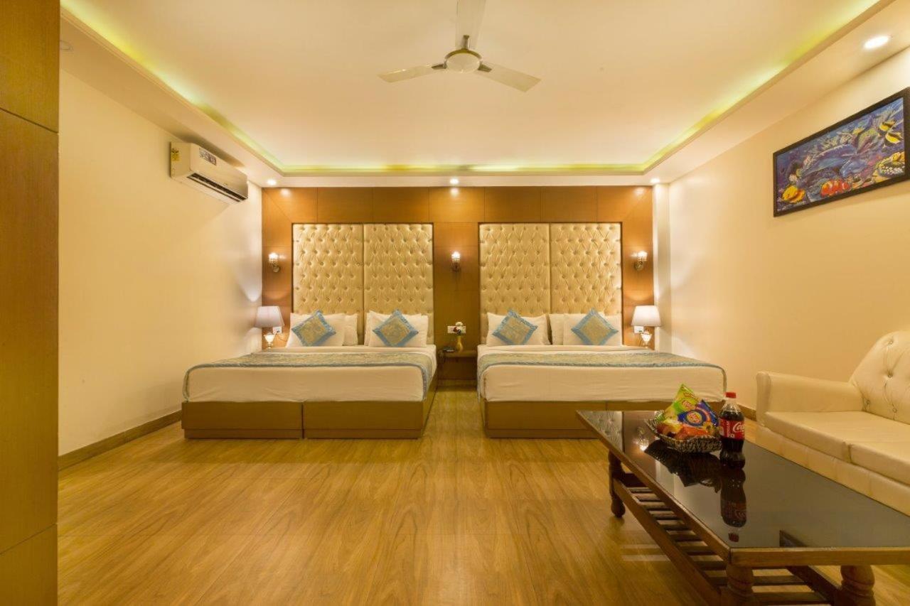 Hotel Viva Palace By Opo Nuova Delhi Esterno foto