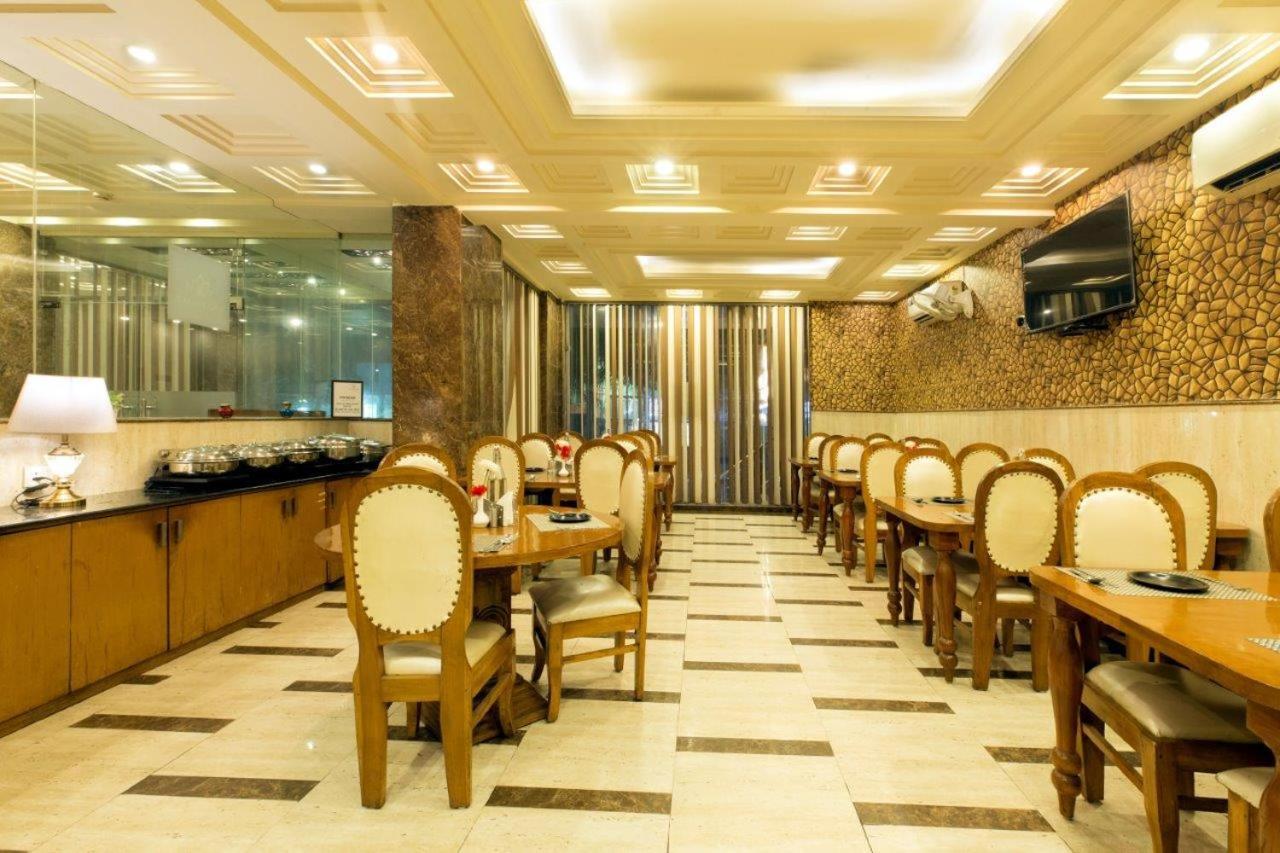 Hotel Viva Palace By Opo Nuova Delhi Esterno foto